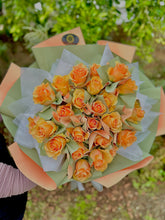 Load image into Gallery viewer, Bouquet of orange bloom
