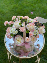 Load image into Gallery viewer, Cute Bloom Basquet
