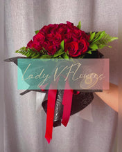 Load and play video in Gallery viewer, Bouquet of red roses
